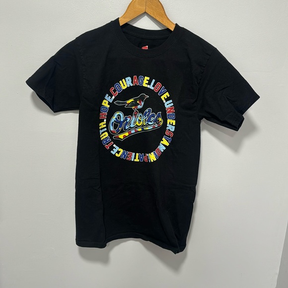 Baltimore orioles small tee shirt with city connect rainbow colors. - Picture 1 of 3